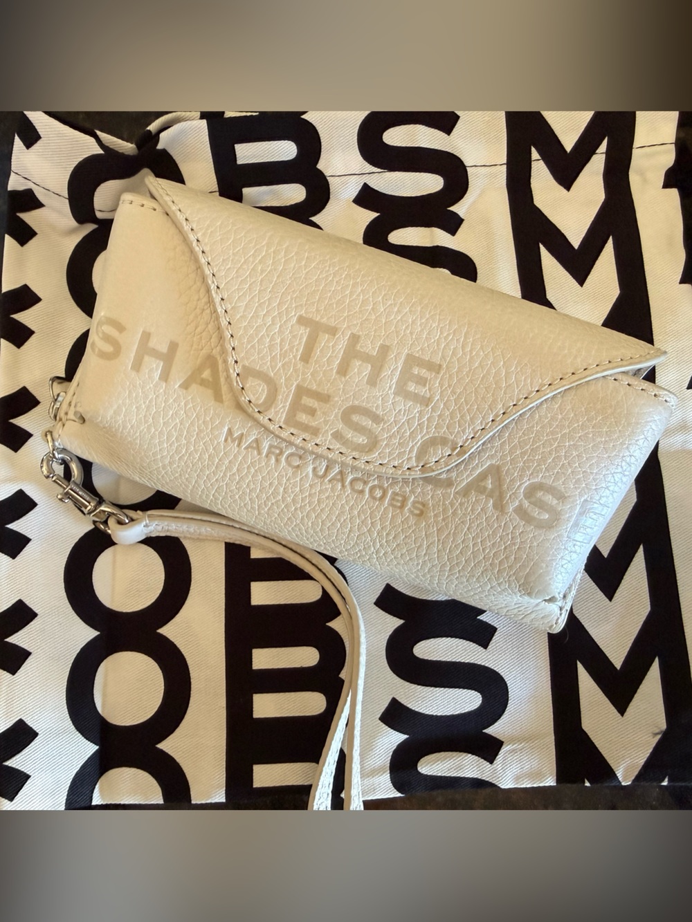 Marc Jacobs White Pebbled Leather Glass Case/ Cardholder Wallet Wristlet
